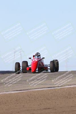 media/Oct-26-2025-CalClub SCCA (Sun) [[8ce1e69566]]/Group 6/Grapevine/